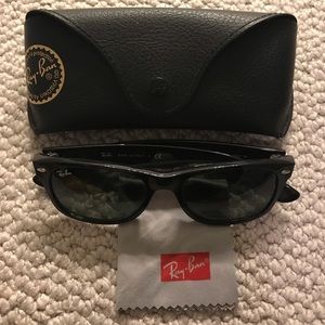 Ray-Ban Black New Wayfarer Classic Sunglasses